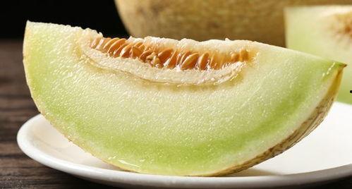 蜜瓜變軟了還可以吃嗎視頻,蜜瓜變軟后是否仍可食用？揭秘食用安全與口感變化