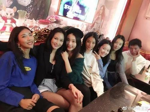 吃瓜三個女孩視頻,揭秘網絡視頻中的吃瓜樂趣與社交現象